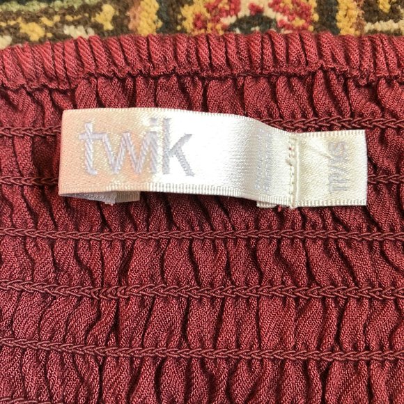 Beautiful Smocked-Back V-Neck Fit & Flare Dress - Size XS - Picture 13 of 16